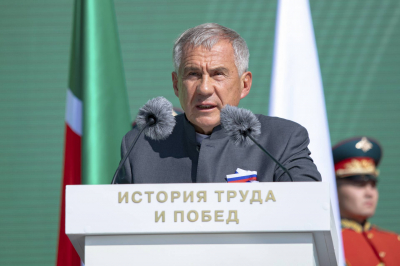 Минниханов в Бавлах посетил День города и открыл Дом детского творчества &laquo;Мирас&raquo;