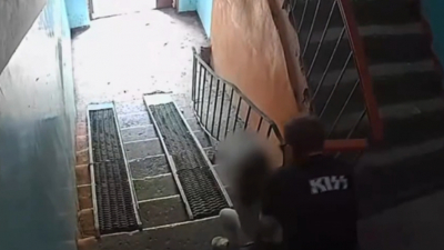 Страшные кадры: педофил затащил девочку в подъезд и попытался над ней надругаться 30/05/2026 &ndash; Новости