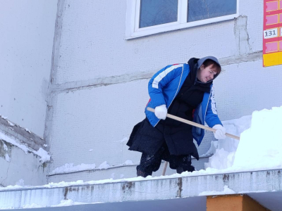 Студотряды Татарстан очистили 10 тонн снега на улице Фучика в Казани