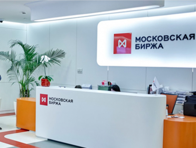 Индекс Мосбиржи (IMOEX2) снизился на 1,08% на утренней сессии