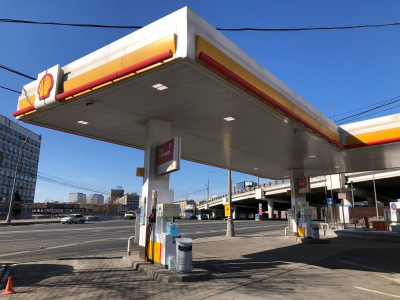 &laquo;Лукойл&raquo; отправил дополнительные бензовозы в Калининградскую область
