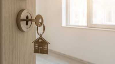 Казахстанку с младенцем экс-свекровь хочет выселить из жилья