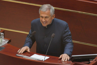 Минниханов поздравил жительниц Татарстана с наступающим 8 Марта