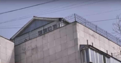 Дом на крыше многоэтажки в Алматы: назначена проверка