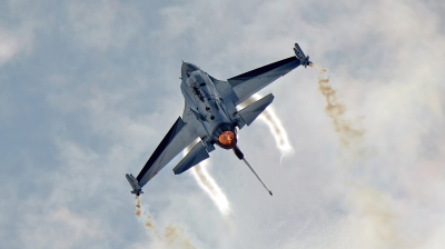 НАТО: истребитель F-16 сбил беспилотник над Румынией