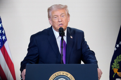 Китай пригрозил США отменить визит Трампа из-за Тайваня