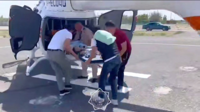 Малыш доставлен на воздушном судне МЧС в медучреждение