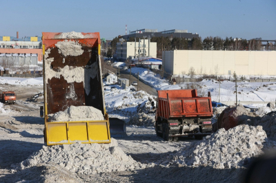 Свалка бытового мусора и снега в Нягани угрожает экологии