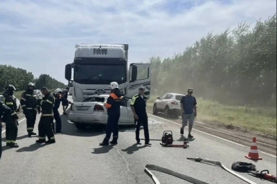 Водитель Volkswagen погиб, вылетев на встречку под грузовик в Татарстане
