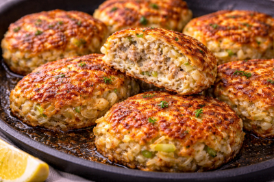 Мешаю пекинку с фаршем и жарю бигусы: капустные биточки в нашей семье победили драники и котлеты