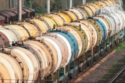 Нефть дешевеет, экспорт сокращается: что ждёт экономику Казахстана