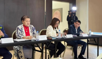 Принятие закона о запрете пропаганды ЛГБТ обсудили в Алматы