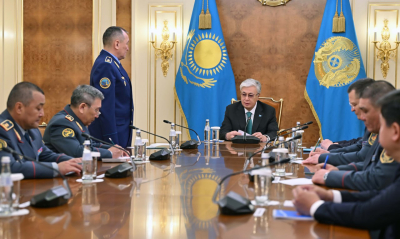 Президент провел совещание с руководством Минобороны