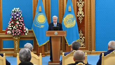 Токаев выступил на церемонии награждения медработников