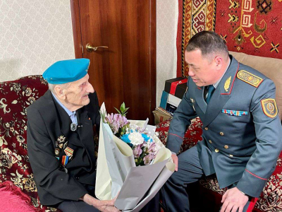 «Носите ордена, чтоб видели вас люди…»