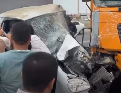 Водителя зажало в искореженной &quot;Газели&quot; при ДТП в Мангистау (ВИДЕО)