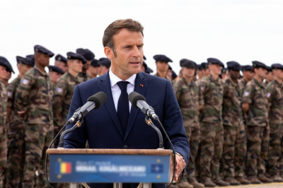 Макрон выступил с неожиданным заявлением об операции США и Израиля