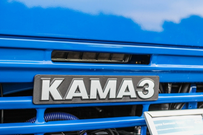 В честь юбилея на въезде в Челны установили 12‑й КАМАЗ