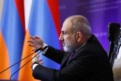 KП: Кремль дал понять Пашиняну, что обмануть народы РФ и Армении не получится