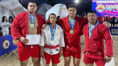 Самый сильный на побережье: гвардейцы завоевали призы на чемпионате страны по пляжному самбо