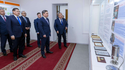 Бектенов проверил ход создания ядерного кластера в области Абай