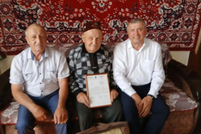 47 лет за рулем трактора: в Алькеевском районе чествовали 90-летнего ветерана