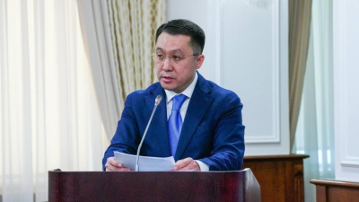 В Казахстане отремонтируют 13 тысяч км дорог