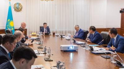 Премьер подверг критике работу комитетов Минфина и Минтранспорта
