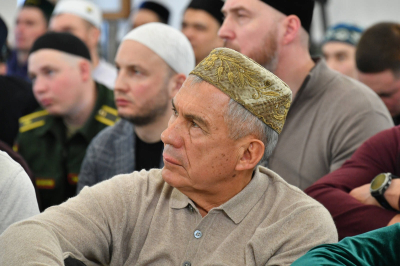 Минниханов поручил усилить безопасность в мечетях на Ураза-байрам