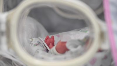 Скрининг новорожденных в России расширят на два новых заболевания