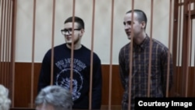 «Страшно было постоянно, но я не боялся». История вышедшего из российской тюрьмы антифашиста из Казахстана